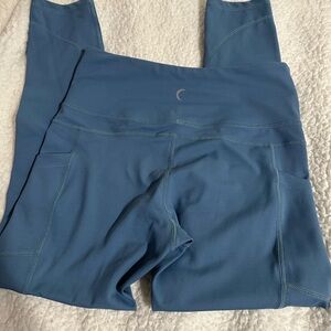 ZYIA Light-N-Tight size 6-8 Like New